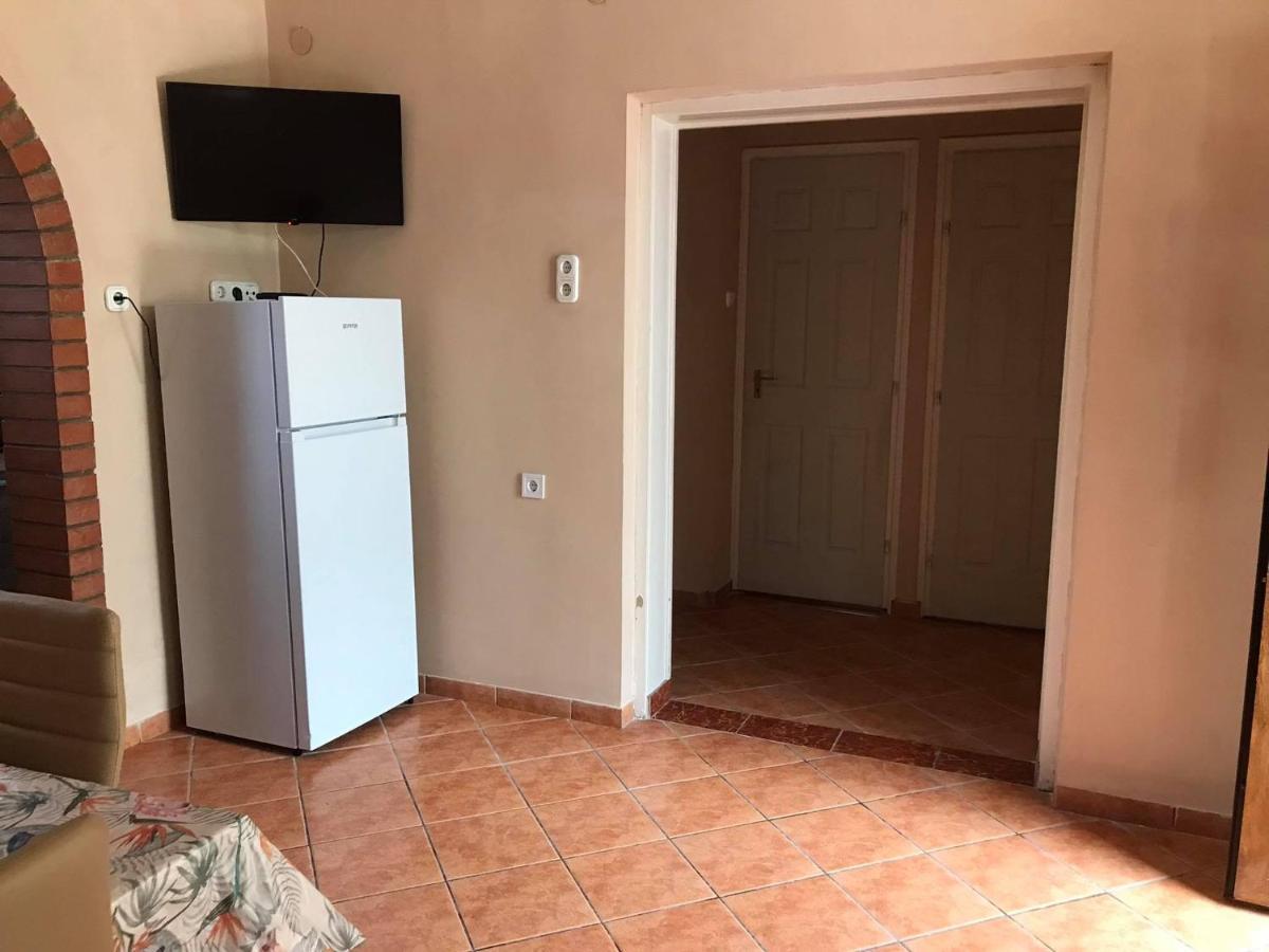 Tahiti Apartman Apartment ไฮจ์ดุสโซบอสโล ภายนอก รูปภาพ