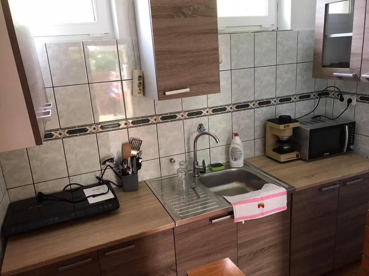 Tahiti Apartman Apartment ไฮจ์ดุสโซบอสโล ภายนอก รูปภาพ