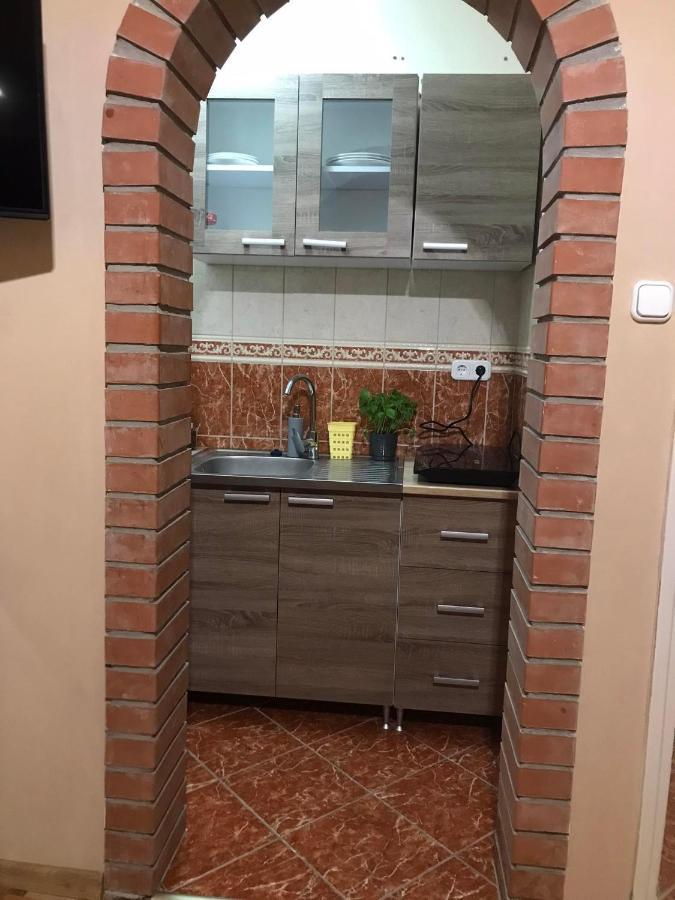 Tahiti Apartman Apartment ไฮจ์ดุสโซบอสโล ภายนอก รูปภาพ