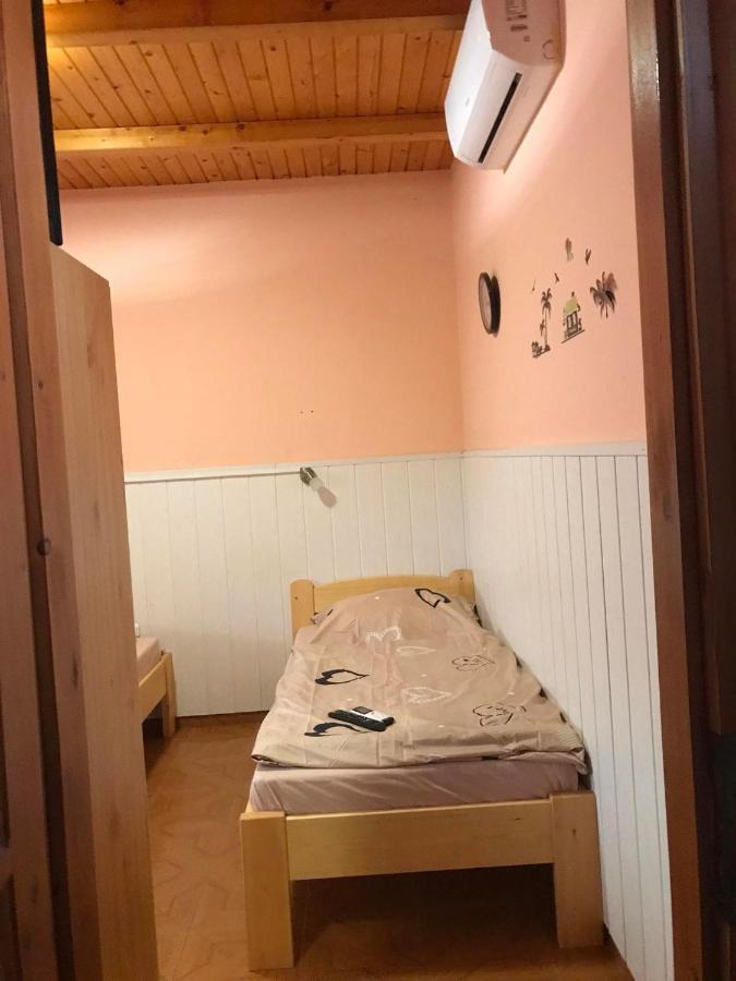 Tahiti Apartman Apartment ไฮจ์ดุสโซบอสโล ภายนอก รูปภาพ