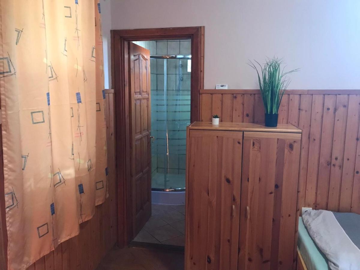 Tahiti Apartman Apartment ไฮจ์ดุสโซบอสโล ภายนอก รูปภาพ