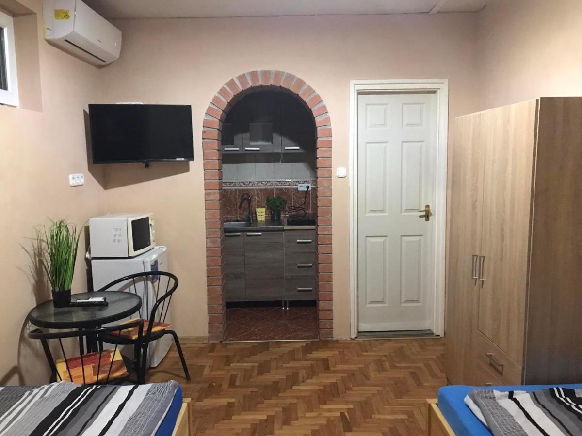 Tahiti Apartman Apartment ไฮจ์ดุสโซบอสโล ภายนอก รูปภาพ